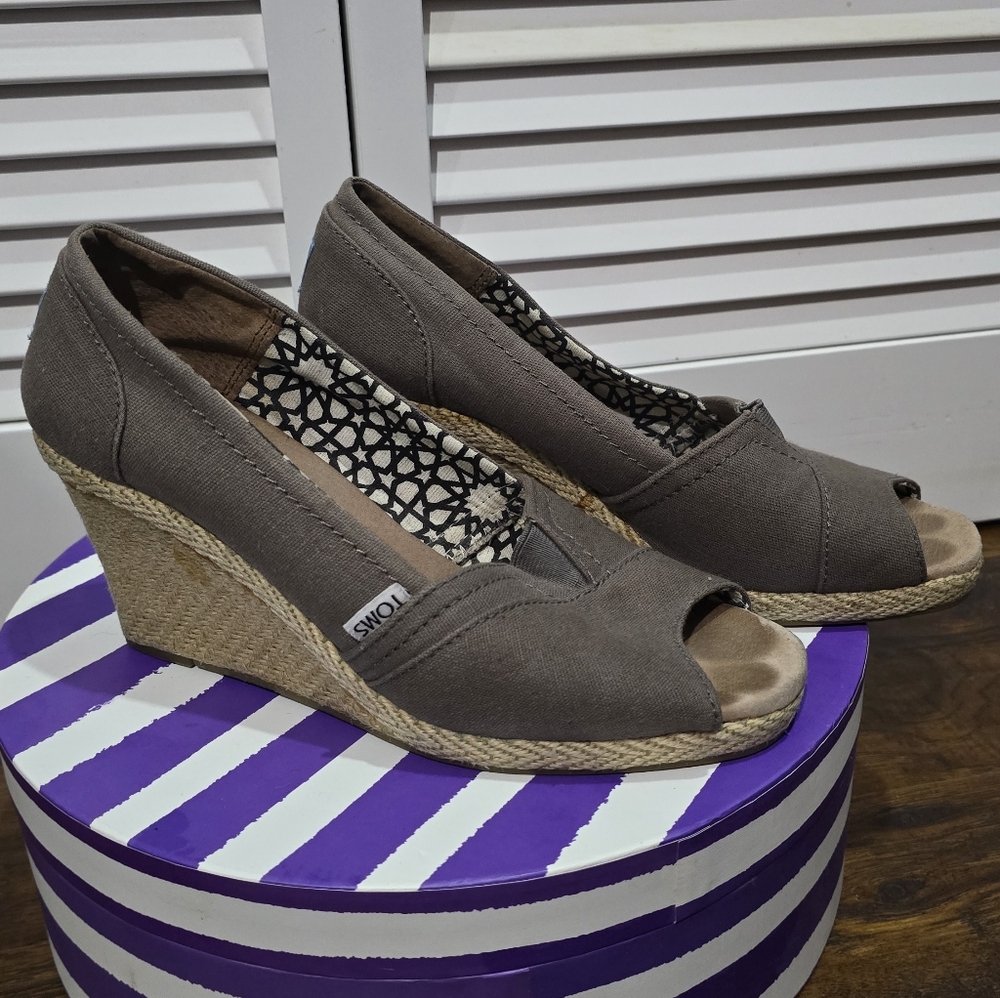 TOMS Women's Taupe Wedge Shoes